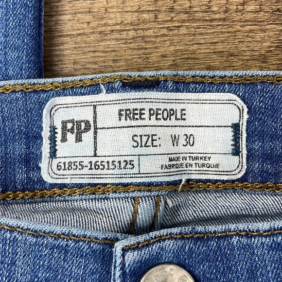 Free PeopleWomen’s Distressed Button Fly Raw Hem Denim Skinny Jeans, size 30 - Picture 3 of 11